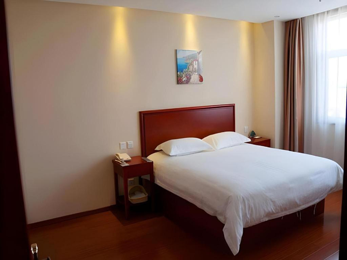 Bedroom 2, GreenTree Inn DingZhou Railway Station Business Hotel, Baoding
