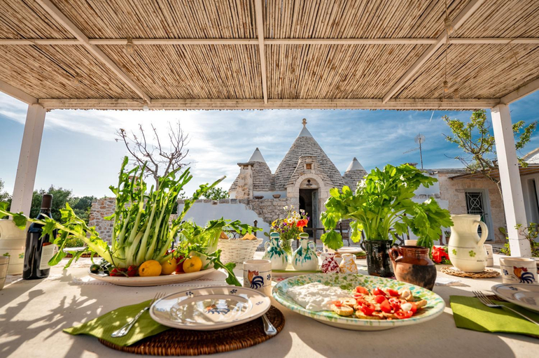 Food & Drinks, Trullo Nostress with pool, Brindisi