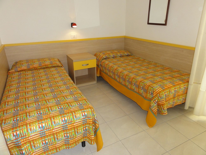 Bedroom 2, Bibione Apartment With Side sea View, Venezia