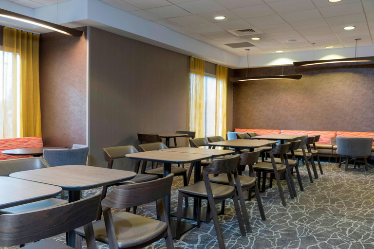 Food & Drinks 5, SpringHill Suites Grand Rapids North, Kent