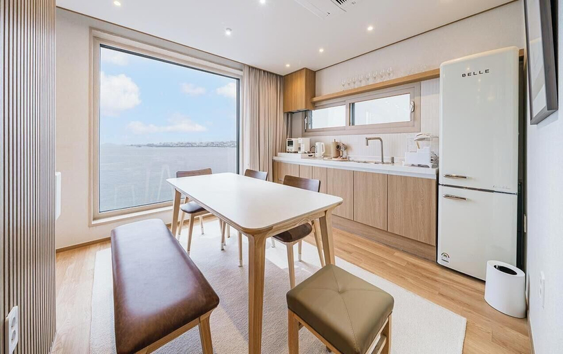 Private kitchen 3, Cony Ocean Suite Hotel, Jeju