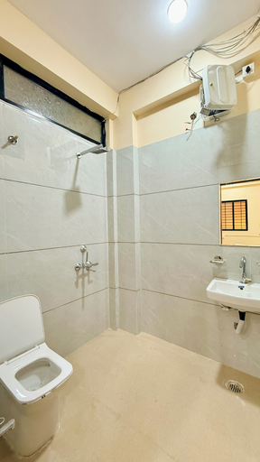 Bathroom 2, Hotel Gurukripa, Indore
