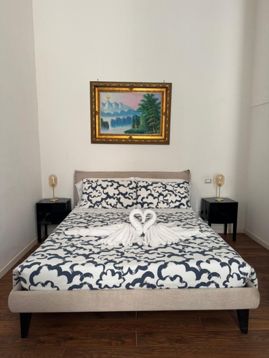 Bedroom 2, D'Aaragona 56, Bari