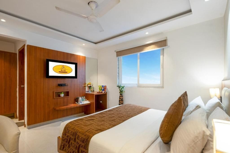 Room 2, The Arch Premium - Delhi IGI Airport, Delhi
