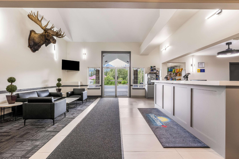 Public Area 2, Days Inn by Wyndham Valemount, Fraser-Fort George
