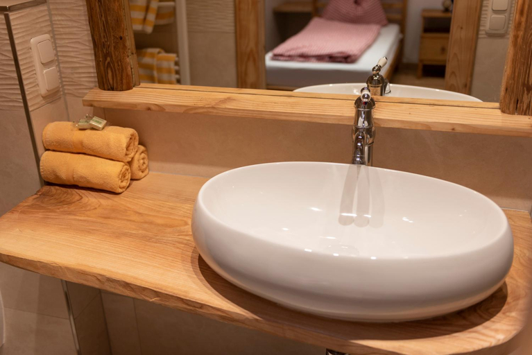 Bathroom 4, Kinderparadies Bachbauer, Vöcklabruck