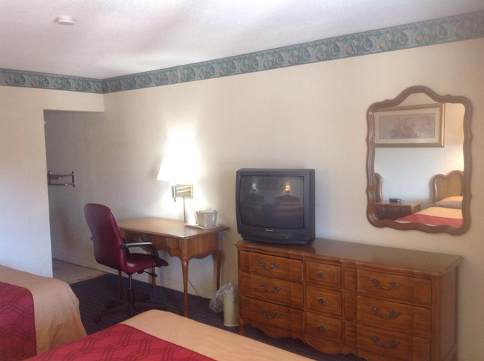 Bedroom 5, New Haven Inn, New Haven
