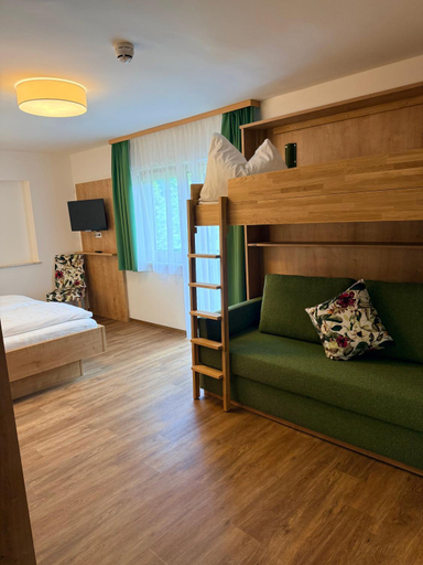 Bedroom 2, Hotel Starchlhof, Liezen