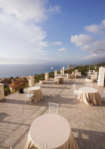 Food & Drinks, Suite Pizzo jacuzzi rooms, Vibo Valentia