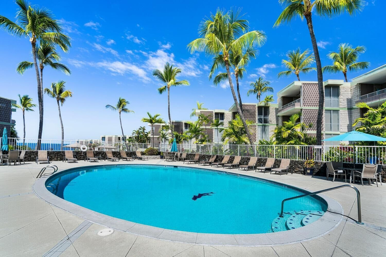 Pool 5, Alii Villas#303 Fully Remodeled Top Floor Unit!, Hawaii