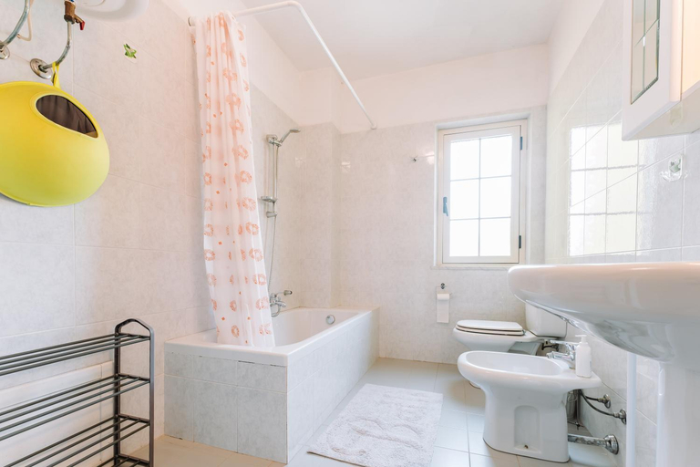 Bathroom 2, Casa Antonietta, Carbonia-Iglesias