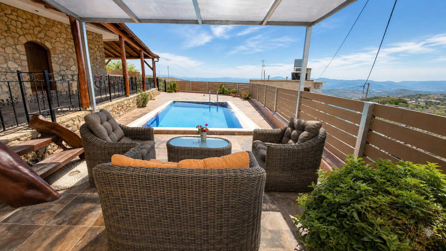 Room 3, Villa Maria Christina With Private Pool in Crete, Faistos