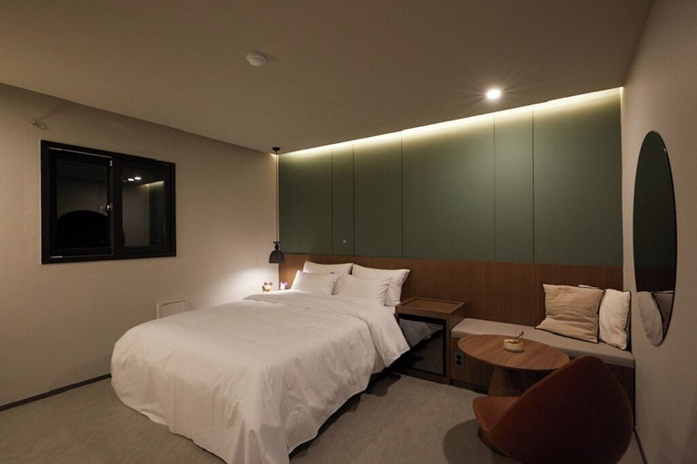 Room 5, Lereve Hotel, Gangbuk
