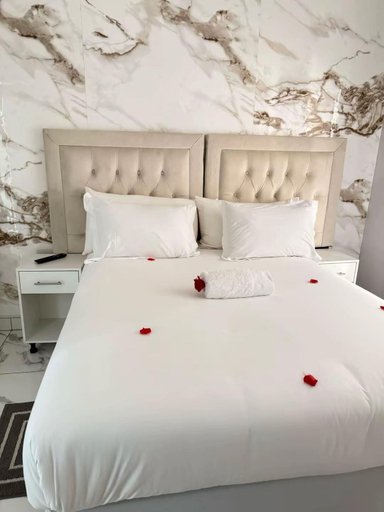 Room 5, Malrose Gueshouse Tours & Safaris, Windhoek West