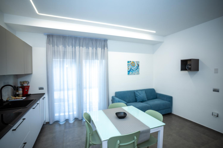 Others 4, Residence le Palme, Potenza