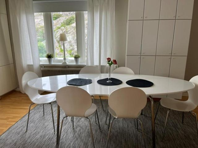 Others 3, West coast villa with sea view, Tjörn