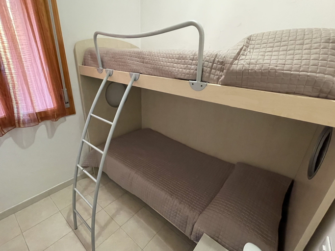 Room 3, Flat in a House With Shared Pool, Venezia