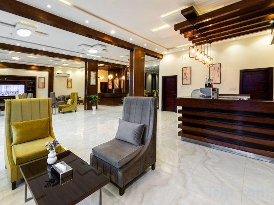 Others 5, Al Qasr Airport