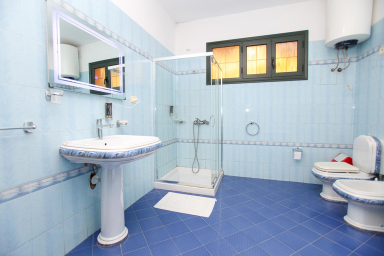 Bathroom 3, Villa Meminaj, Vlorës