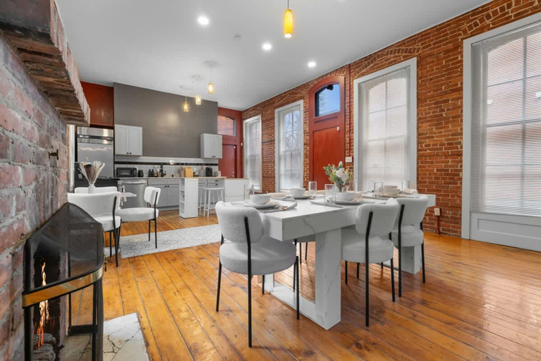 Room 4, Walk to Allentown With Free Parking WFH Space, Erie
