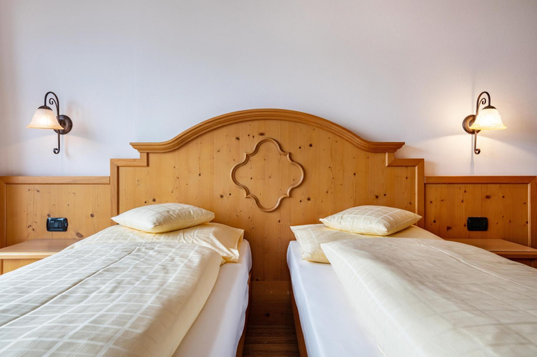 Bedroom, Apartments Mirabell, Belluno