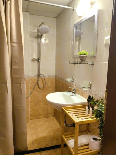 Bathroom 3, Family Hotel Brilliance, Varna