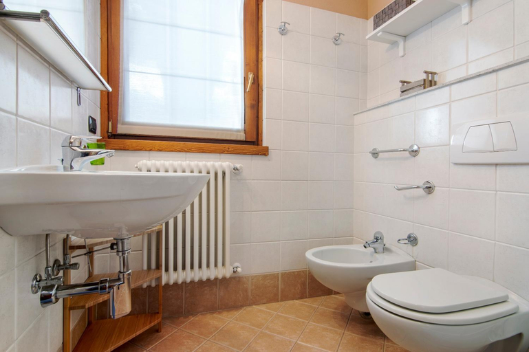 Bathroom 3, Residence Larice Bianco App n3, Sondrio
