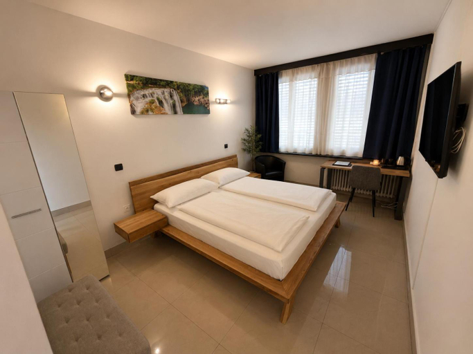 Bedroom 2, San Carlo Garni, Lugano