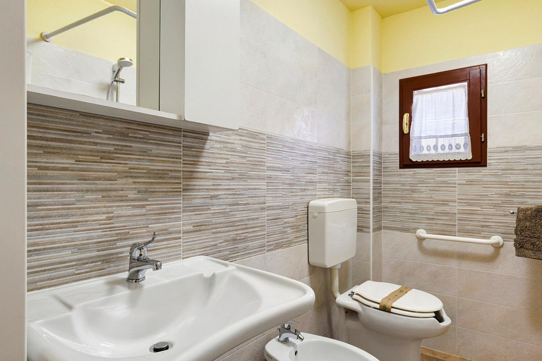 Bathroom 3, Agriturismo Palazzo Vecchio, Florence