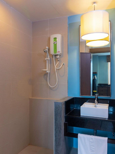 Bathroom 5, Silathip Hua Hin Service Apartment, Hua Hin