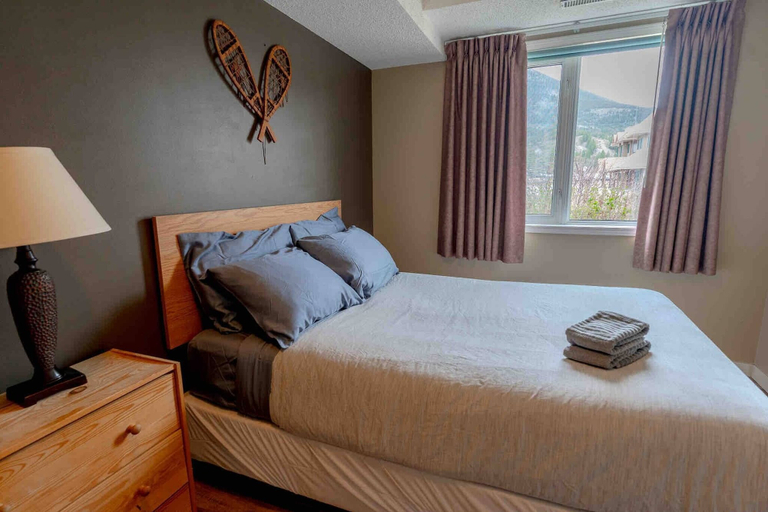 Bedroom 4, Mountain View Walk to all in Canmore Canada, Division No. 15