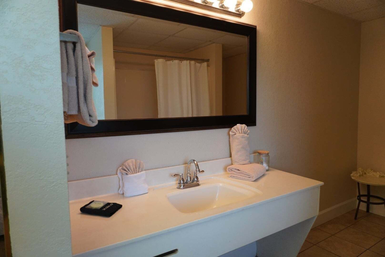 Bathroom 4, 509 1bd 1 Bedroom Condo by RedAwning, Sevier