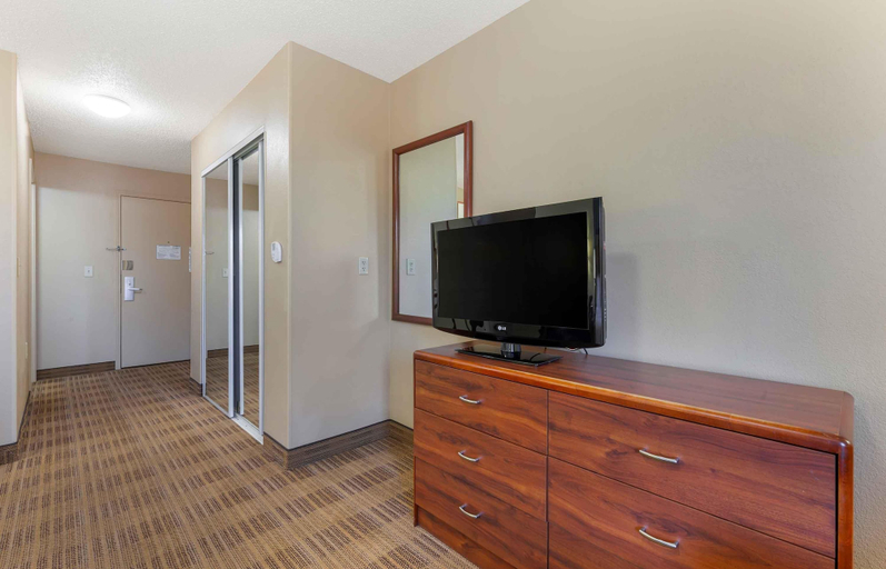 Others 5, Extended Stay America Select Suites Rockford State Street, Winnebago