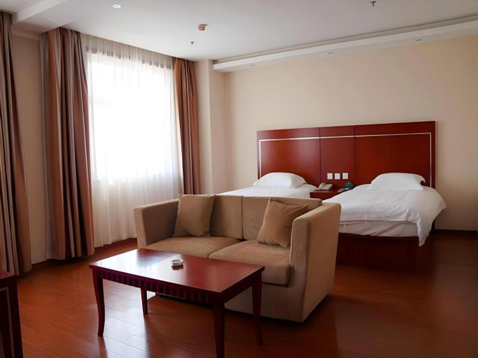 Bedroom 2, GreenTree Inn DingZhou Railway Station Business Hotel, Baoding