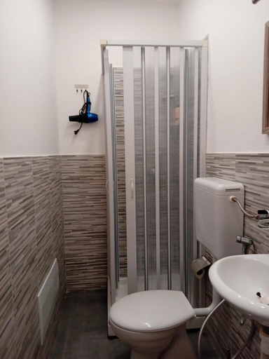 Bathroom 4, BBX Palermo 2, Palermo