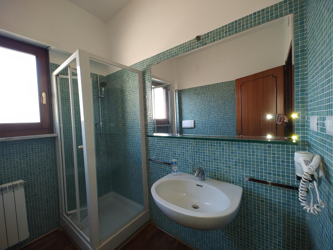Bathroom 3, Vassallo B&B, Roma