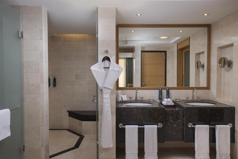 Bathroom 5, Doubletree by Hilton Muscat Al Waha, Muscat