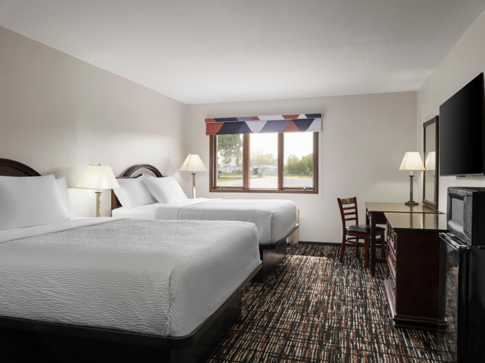 Bedroom 2, Avalon Hotel & Conference Center, Chippewa