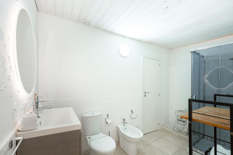 Bathroom 3, I SICANI HOUSE AND MORE, Catania
