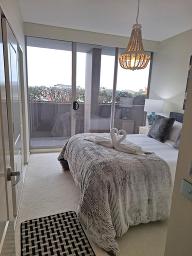 Bedroom 2, Honeysuckle Executive Apartments, Newcastle - Inner City