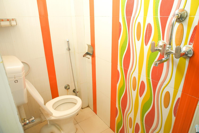 Bathroom 3, Hostel Mama, Udaipur