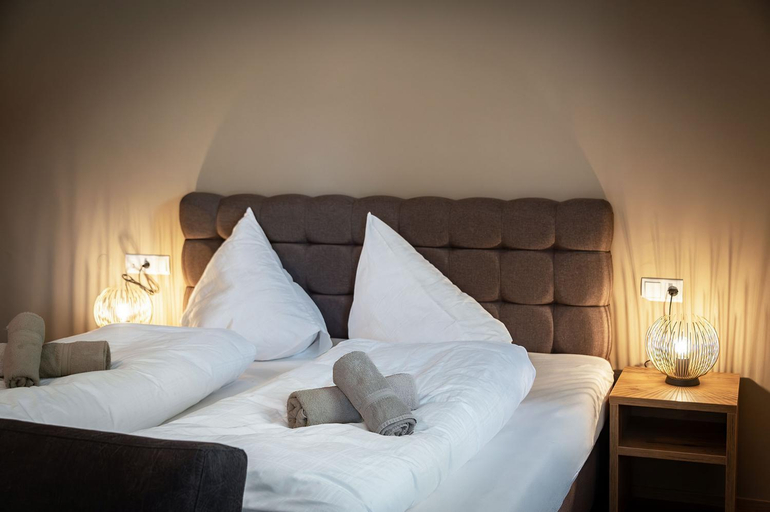 Bedroom 2, Aparthotel Feldhof, Bolzano