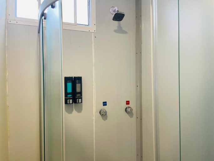 Shower 2, Estudios Pinos, Tijuana