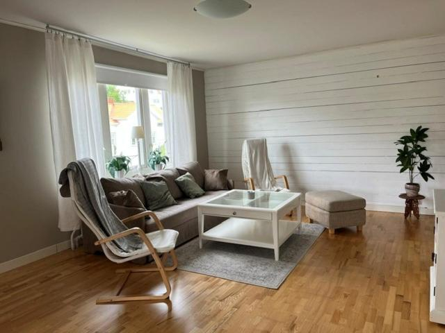 Others 5, West coast villa with sea view, Tjörn