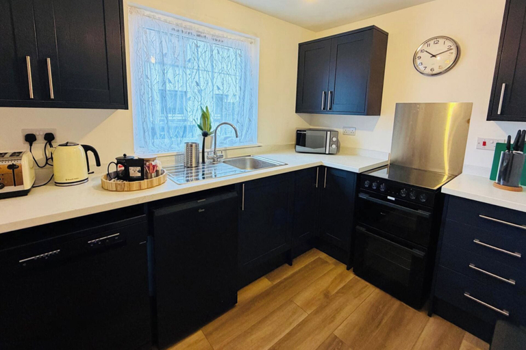 Others 4, 2 Bedroom Albany Apt Sleeps 4 -Tv & Wifi -central, Argyll and Bute