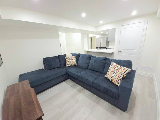 Living room 4, Niagara Cozy Suite - Modern 2bed 15 min to Falls, Niagara