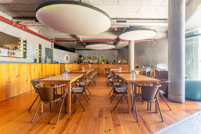 Food & Drinks, Portas do Ceu Apartments, Lisbon