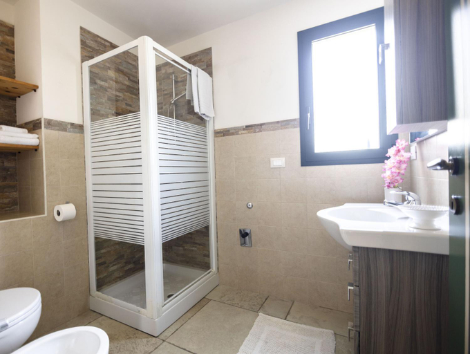 Bathroom, trullo oron call by pugliadamare, Brindisi