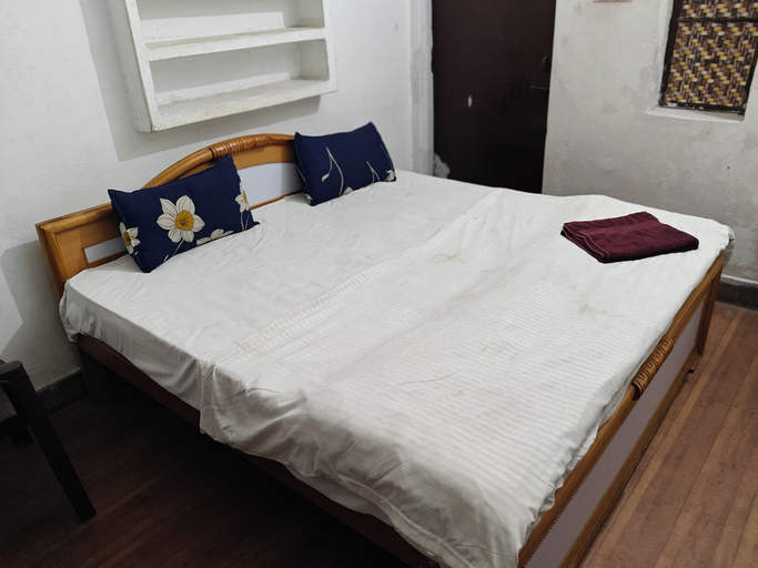 Room 4, BABA HOME STAY, Varanasi