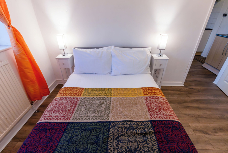 Room 4, Glastonbury!-countrysideviews-sleeps2, Somerset
